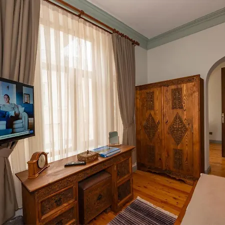 O'pera Okanli Lejlighedshotel