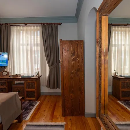 O'pera Okanli Lejlighedshotel