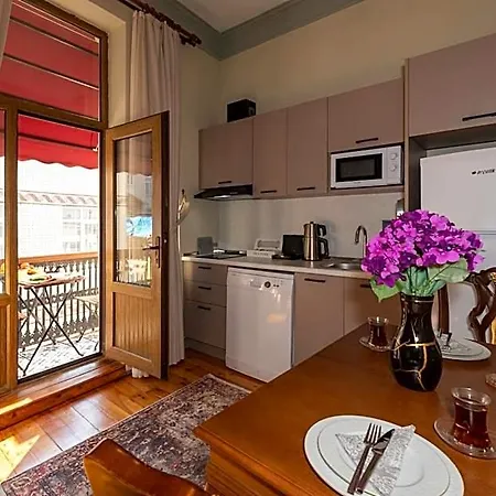 O'pera Okanlı İstanbul