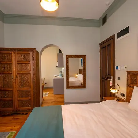 O'pera Okanli Istanbul